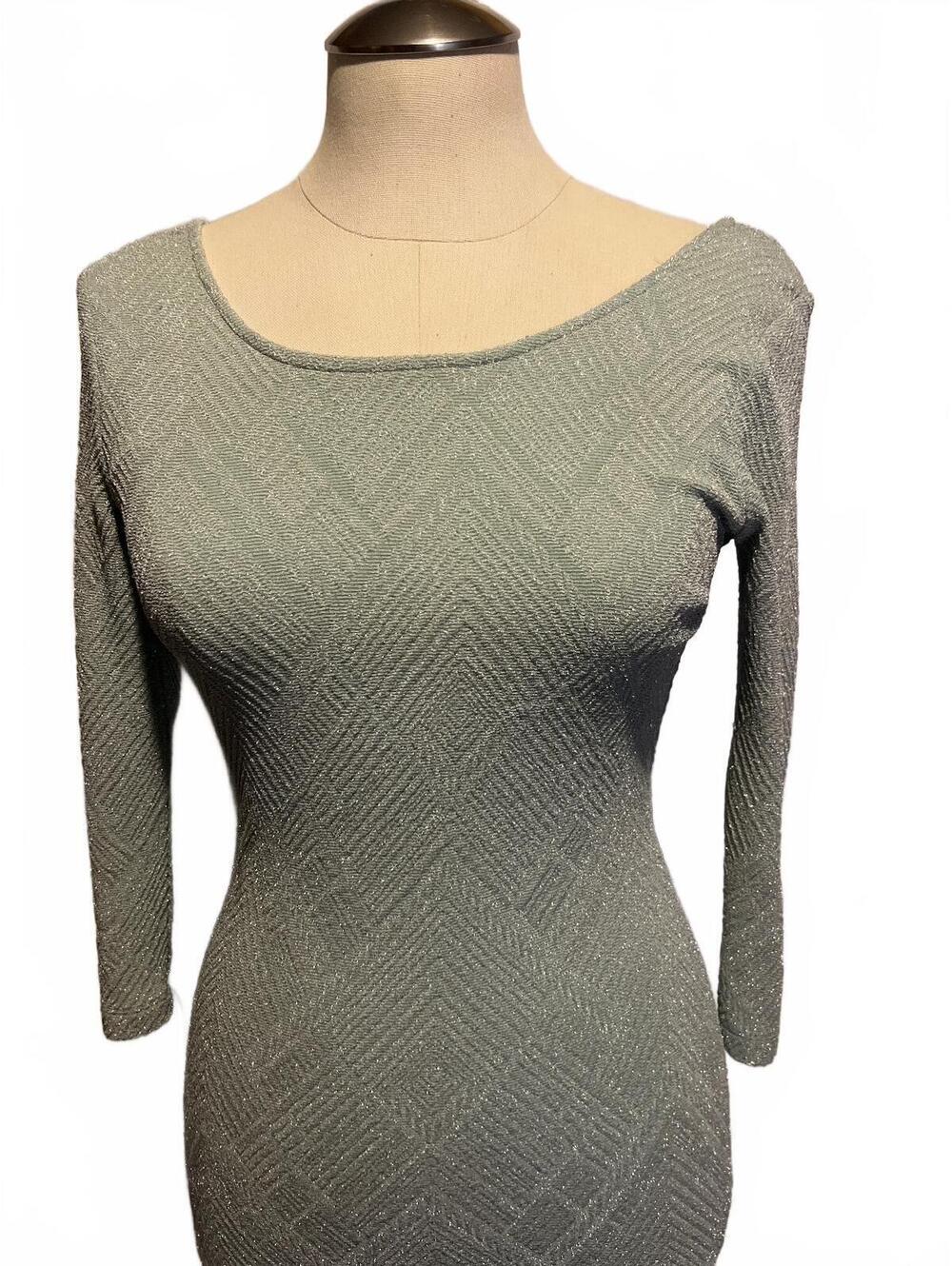 Trixxi Clothing women’s dress light green form fitting read description